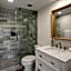 Renovated & Walkable to Beaches, Shops & Dining!