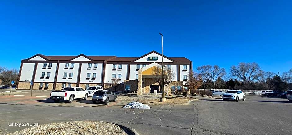 Quality Inn & Suites Manhattan