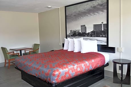 1 King Bed Interior Room Non-Smoking