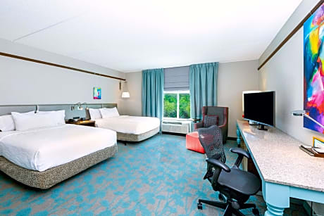 2 Queen Accessible Room with Bathtub