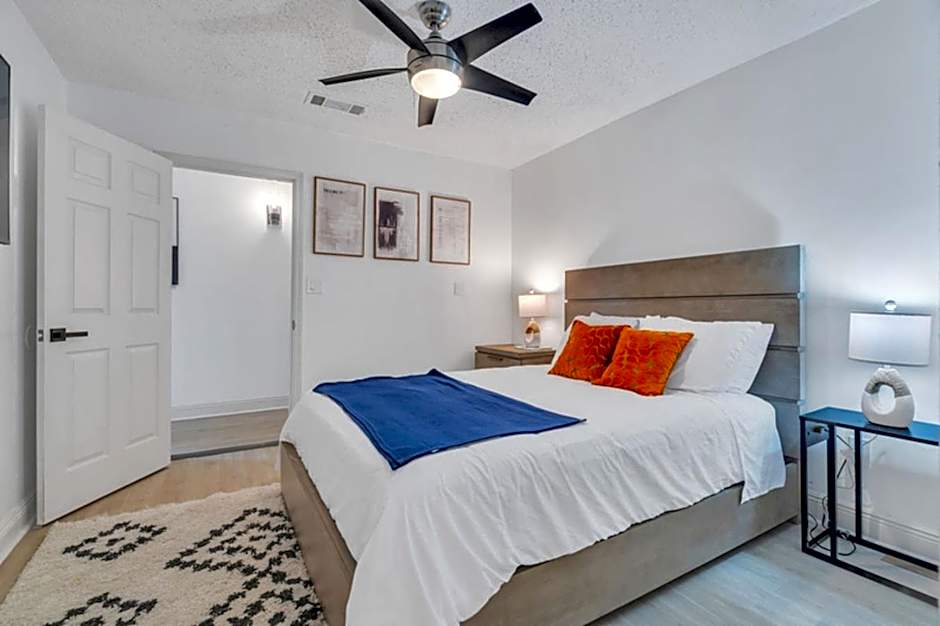 Mid-city Muse W Pool -spacious 5br Minutes To Fq
