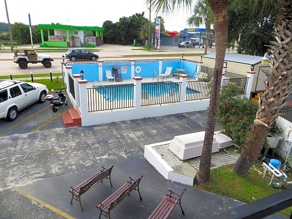 Merida Inn & Suites
