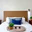 Hot tub & Rooftop pool- Near Beach