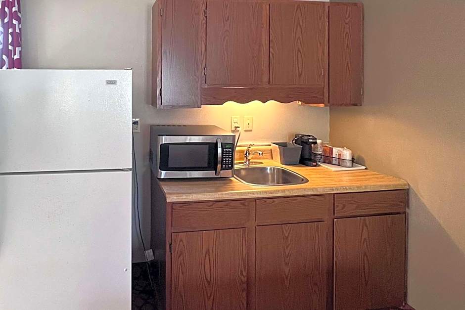 Rodeway Inn & Suites