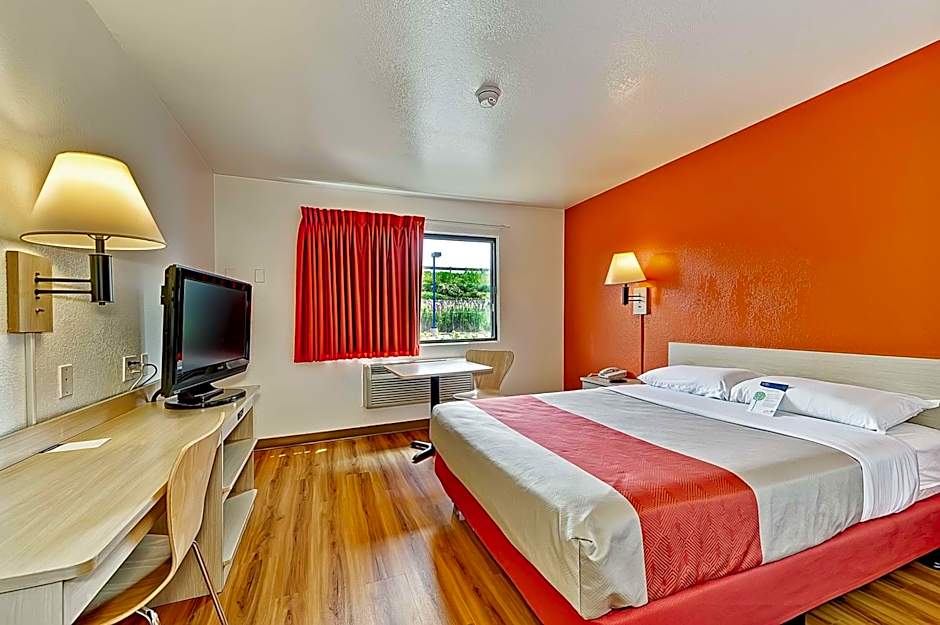 Motel 6-Glenview, IL - Chicago North