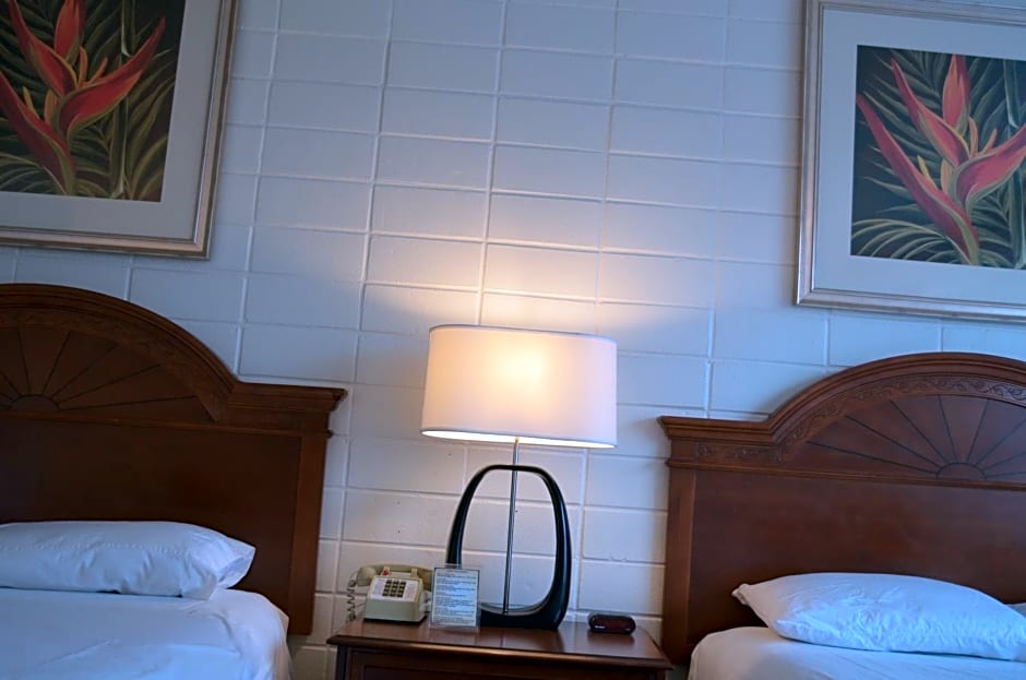 Holiday Lodge Motel