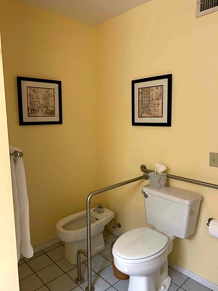 La Maison Hotel - Adults Only