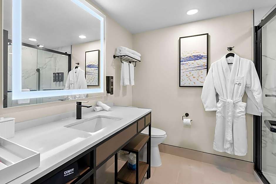 Latitude Suites Tinton Falls Eatontown/BW Premier Collection