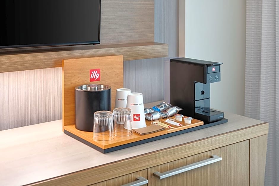 Courtyard by Marriott Atlanta Alpharetta/Avalon Area