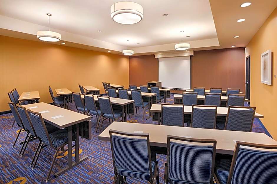 Courtyard by Marriott Cleveland Beachwood
