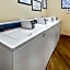 La Quinta Inn & Suites by Wyndham West Palm Beach Airport