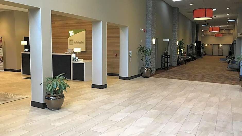 Holiday Inn & Suites Chicago-Carol Stream (Wheaton)