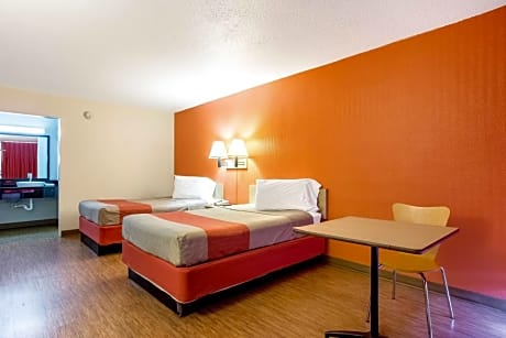Quadruple Room - Disability Access - Roll in Shower