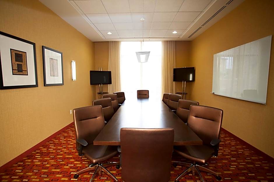 Courtyard by Marriott Houston Kingwood