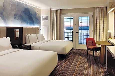 Room, 2 Queen Beds, Accessible, View (Mobility w/ Roll-in Shower)