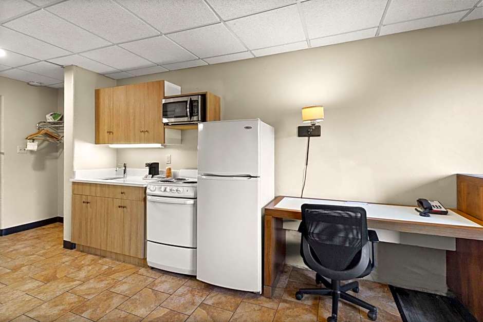Quality Inn & Suites Downtown