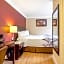 Red Roof Inn & Suites Monterey