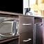 La Quinta Inn & Suites by Wyndham Karnes City