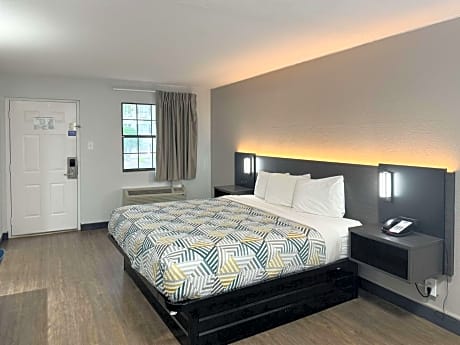 King Room - Non-Smoking