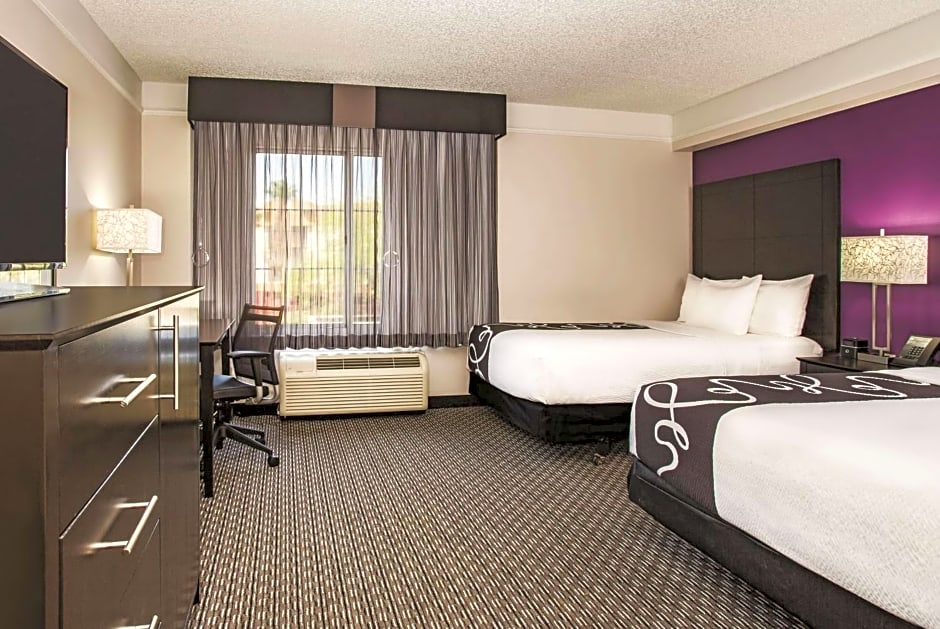 La Quinta Inn Suites by Wyndham Las Vegas Summerlin Tech