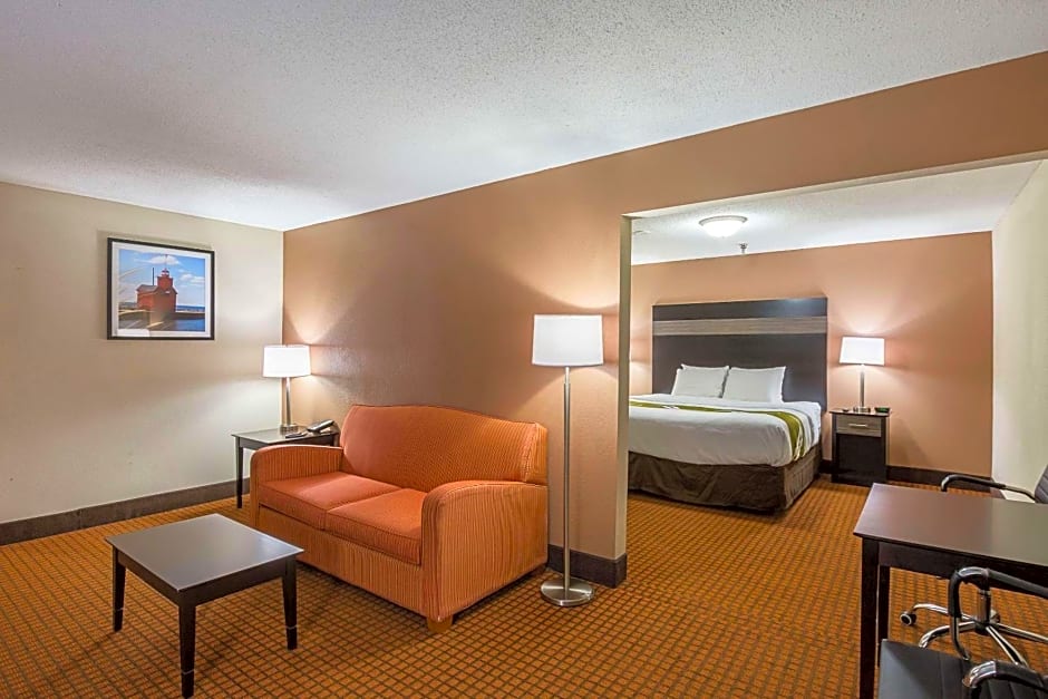 Quality Inn & Suites Holland