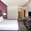 La Quinta Inn & Suites by Wyndham Pontoon Beach