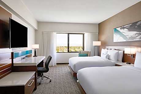 Executive Level, Guest room, 2 Queen, High floor