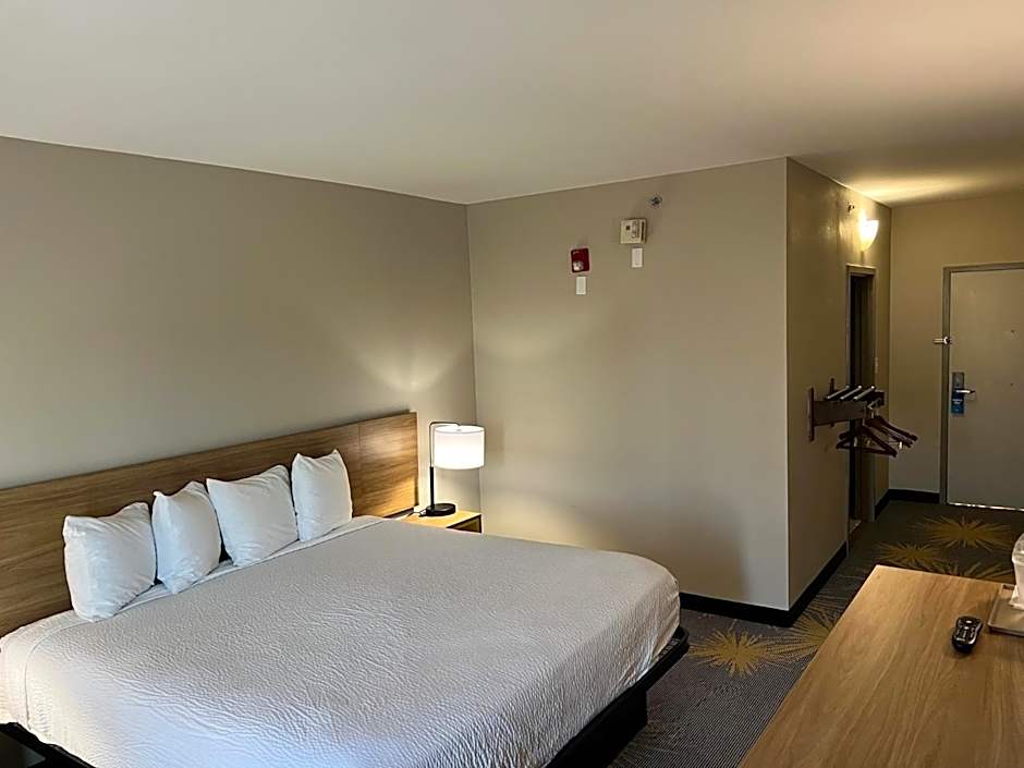 Days Inn by Wyndham LaPlace- New Orleans