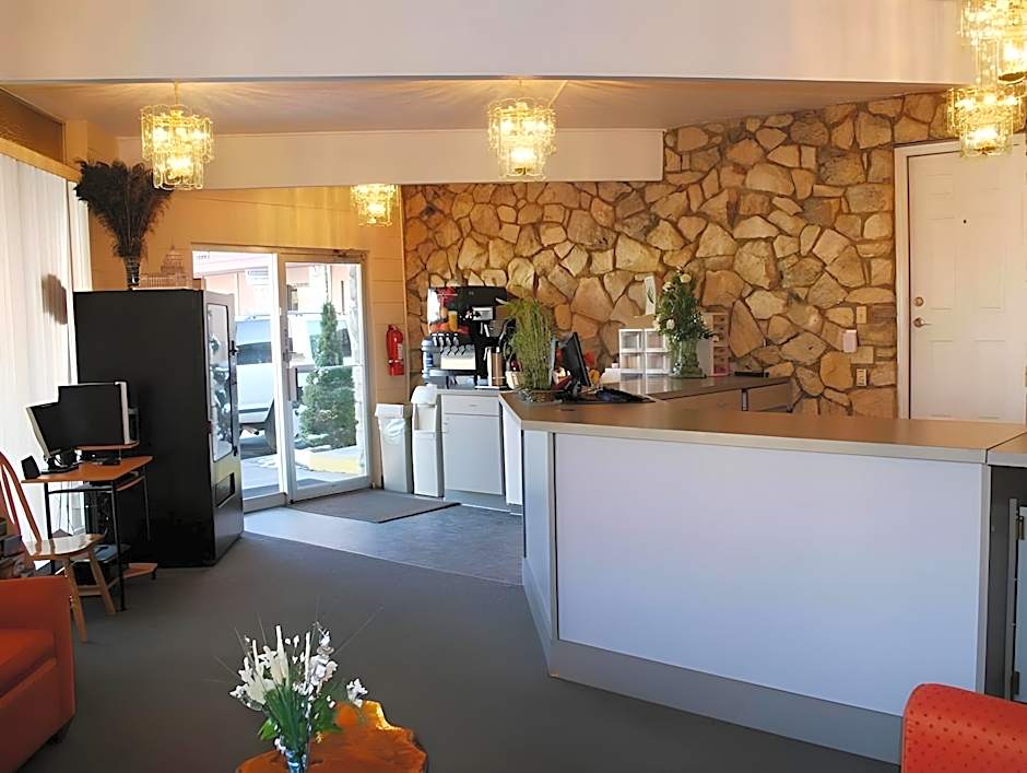 Maverick Motel - Modern Renovated Motel