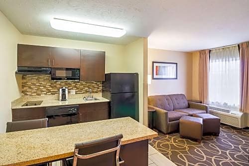 MainStay Suites Fargo