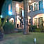 Crescent Inn