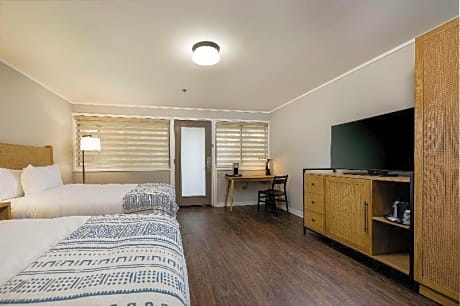 Brookside 2 Queen Beds