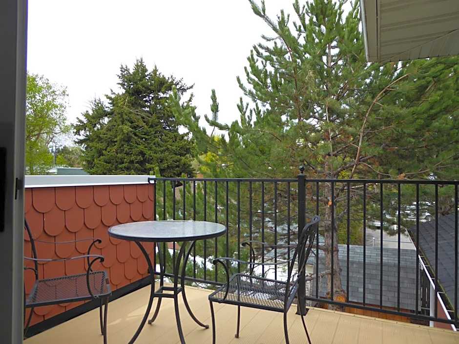 Goldsmith's River Front Inn