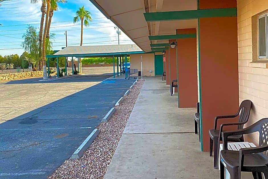 Desert Grove Inn and Suites