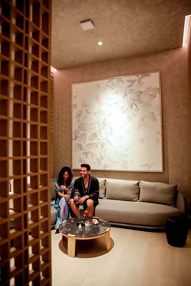 Fairmont Century Plaza | Reservations Center