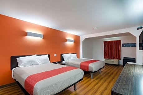 Deluxe Queen Room with Two Queen Beds - Non-Smoking