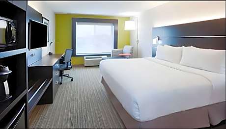 1 Queen Bed Suite