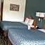 Econo Lodge Inn & Suites