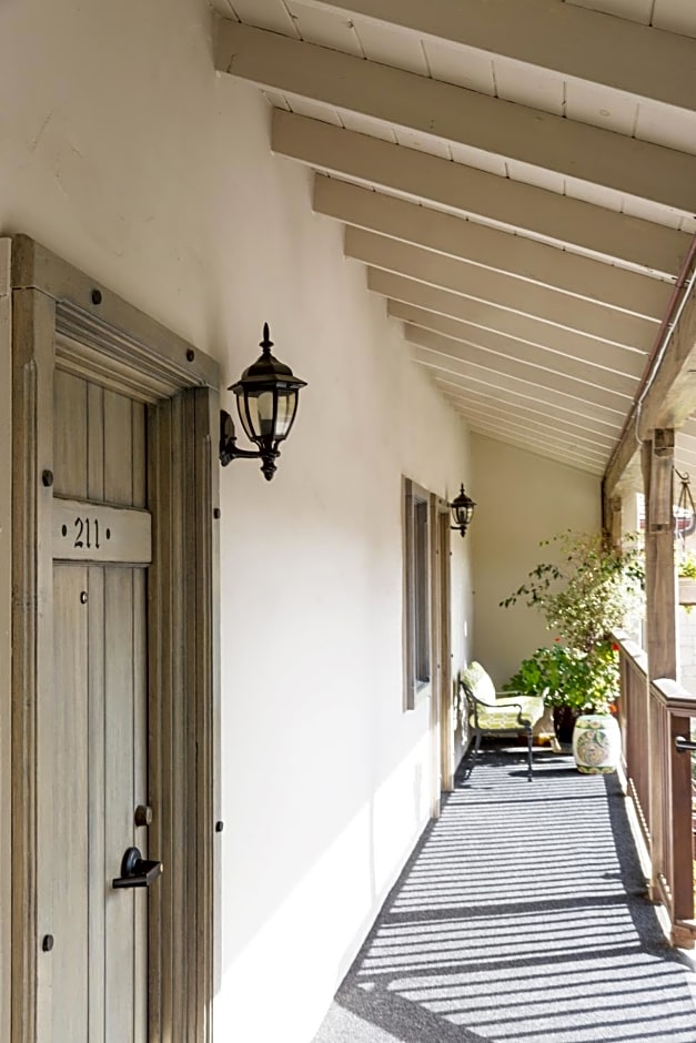 Coachman's Inn, A Four Sisters Inn