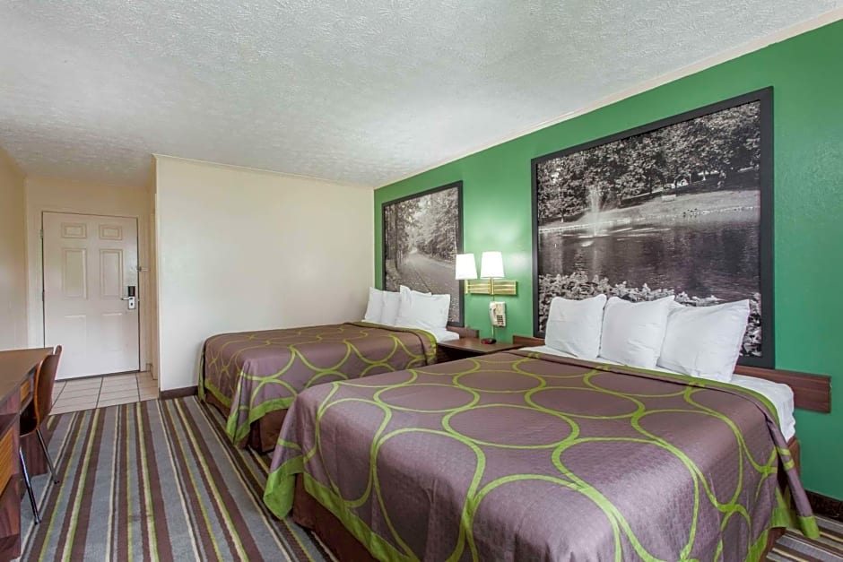 Executive East Syracuse Hotel