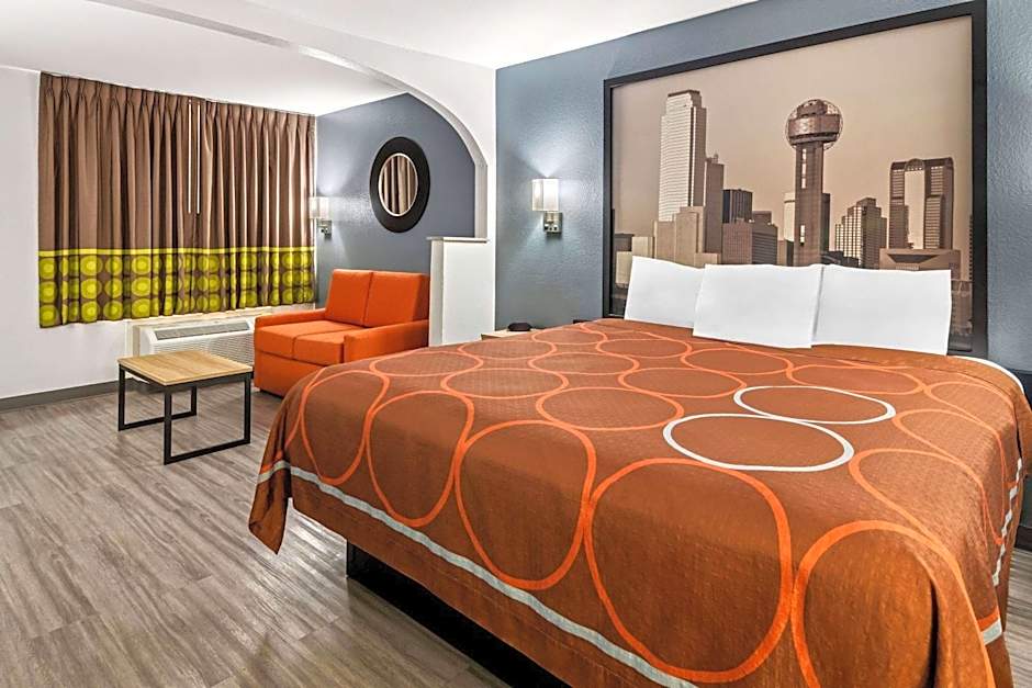 Super 8 by Wyndham Grand Prairie Southwest