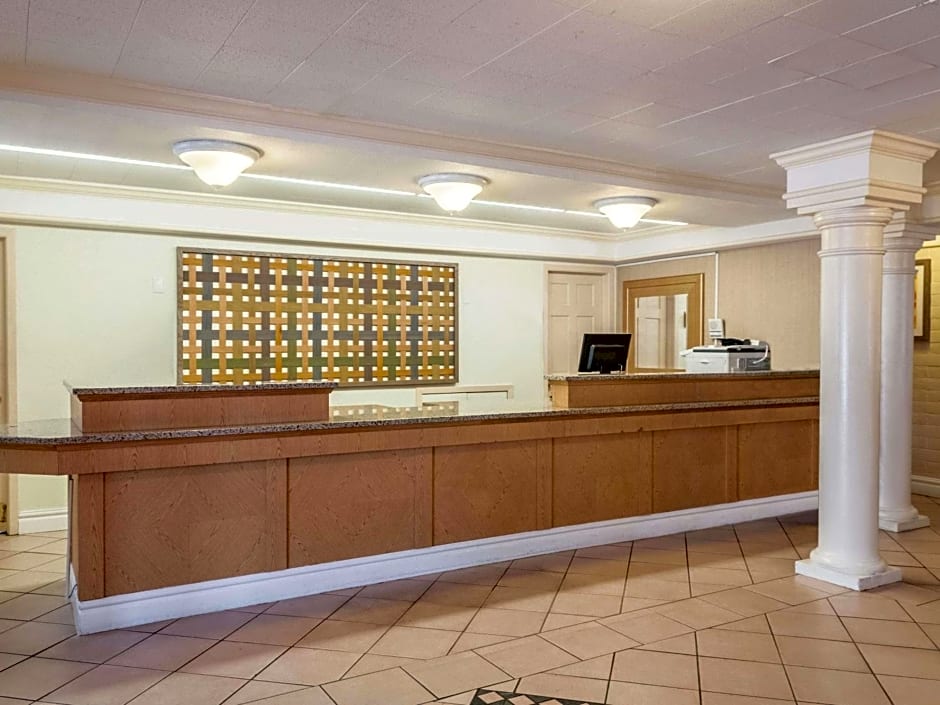 La Quinta Inn & Suites by Wyndham New Orleans West Bank