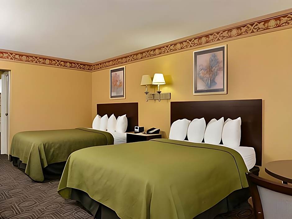 Quality Inn & Suites Ft. Jackson Maingate