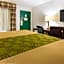 Econo Lodge Inn & Suites Macon
