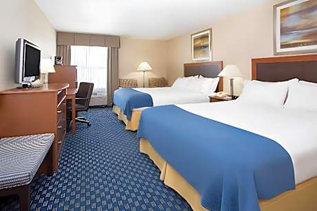2 Queen Beds Suite Nonsmoking