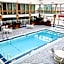Holiday Inn & Suites PITTSFIELD-BERKSHIRES