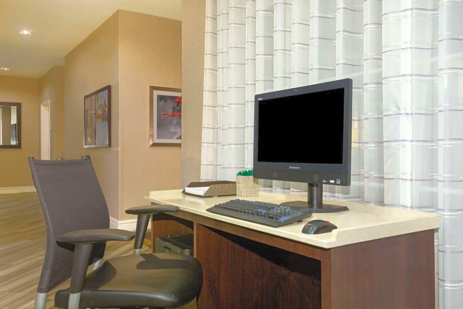 La Quinta Inn & Suites by Wyndham Westport