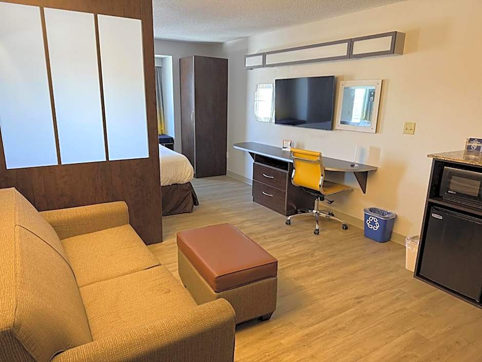 Microtel Inn & Suites - Triadelphia