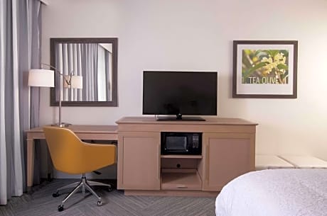 King Room with Sofa Bed - Non-Smoking