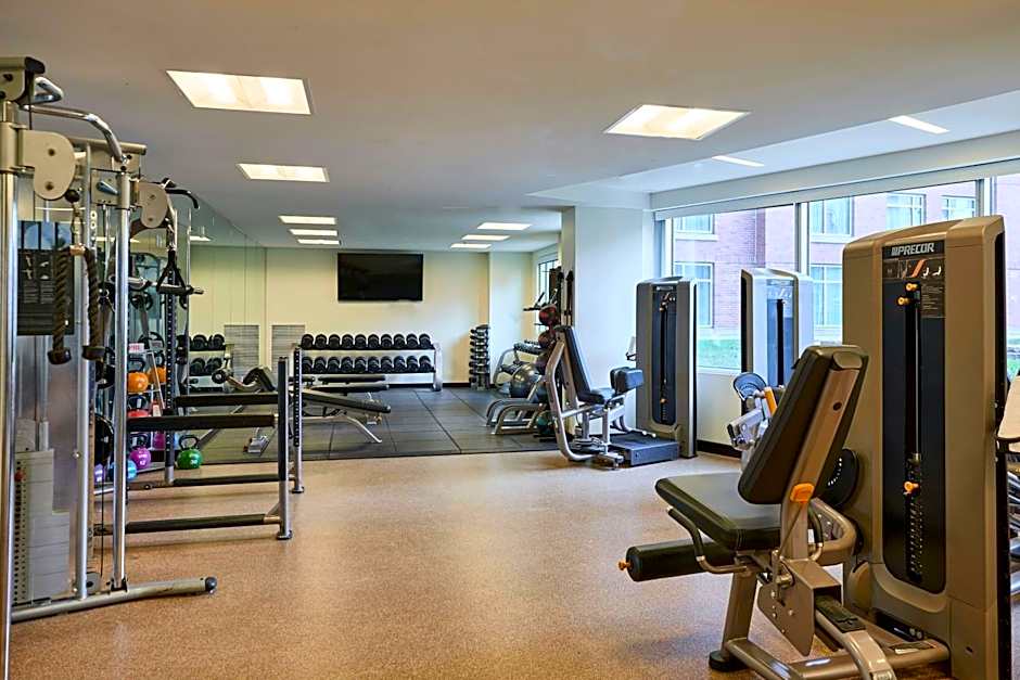 Renaissance by Marriott Arlington Capital View Hotel